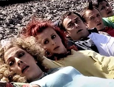 «Στο παρά 5»: Θυμάστε τη σκηνή στις ράγες του τρένου; Μετά από αυτό δεν θα την ξαναδείς ποτέ με τον ίδιο τρόπο (βίντεο)